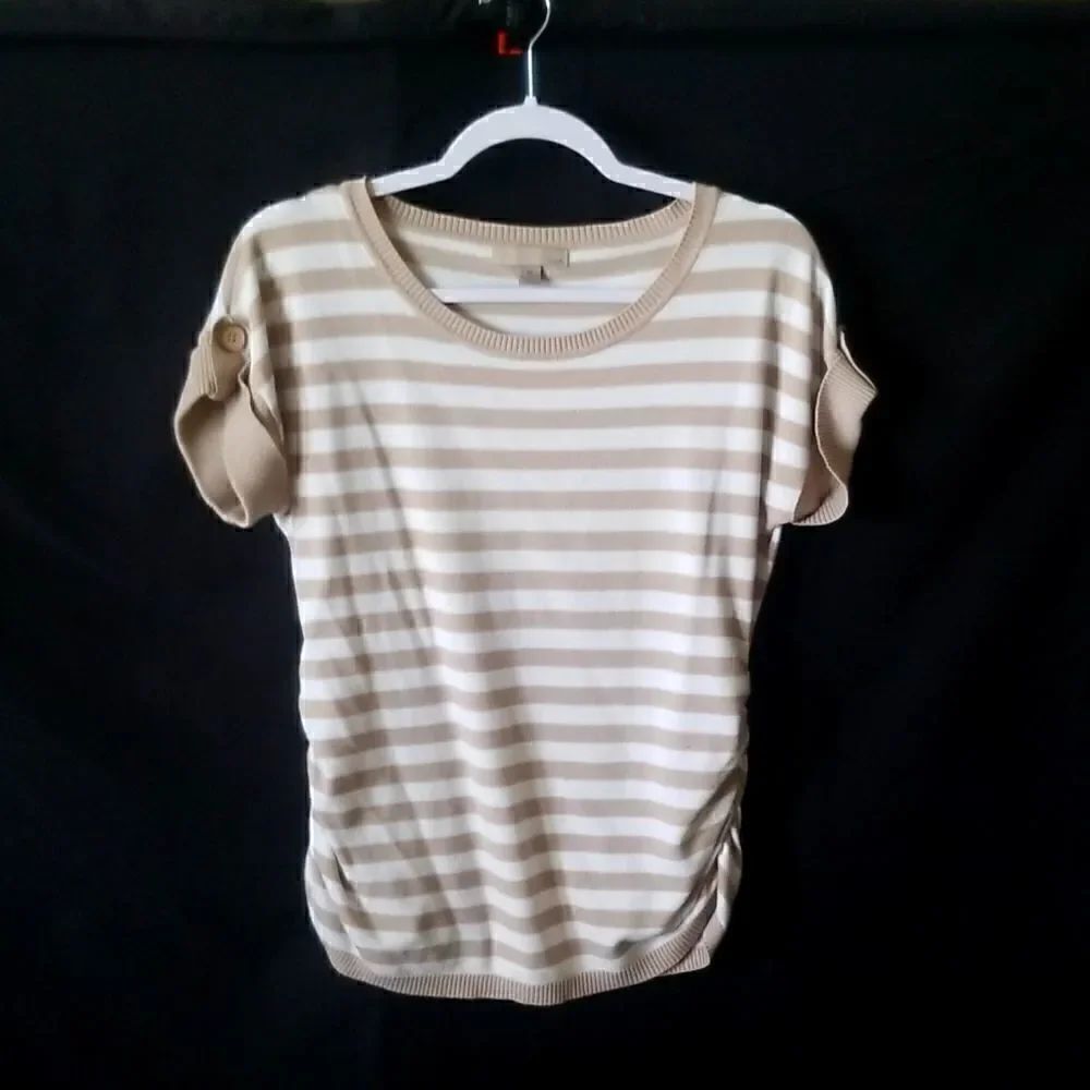 one A Women's pull over Top sz Medium